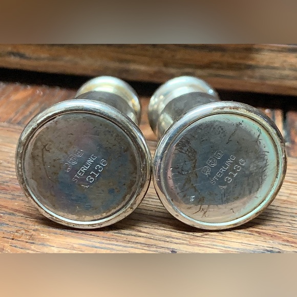 Early 20th Century Antique Sterling Silver Miniature Salt & Pepper Shakers - Picture 10 of 14